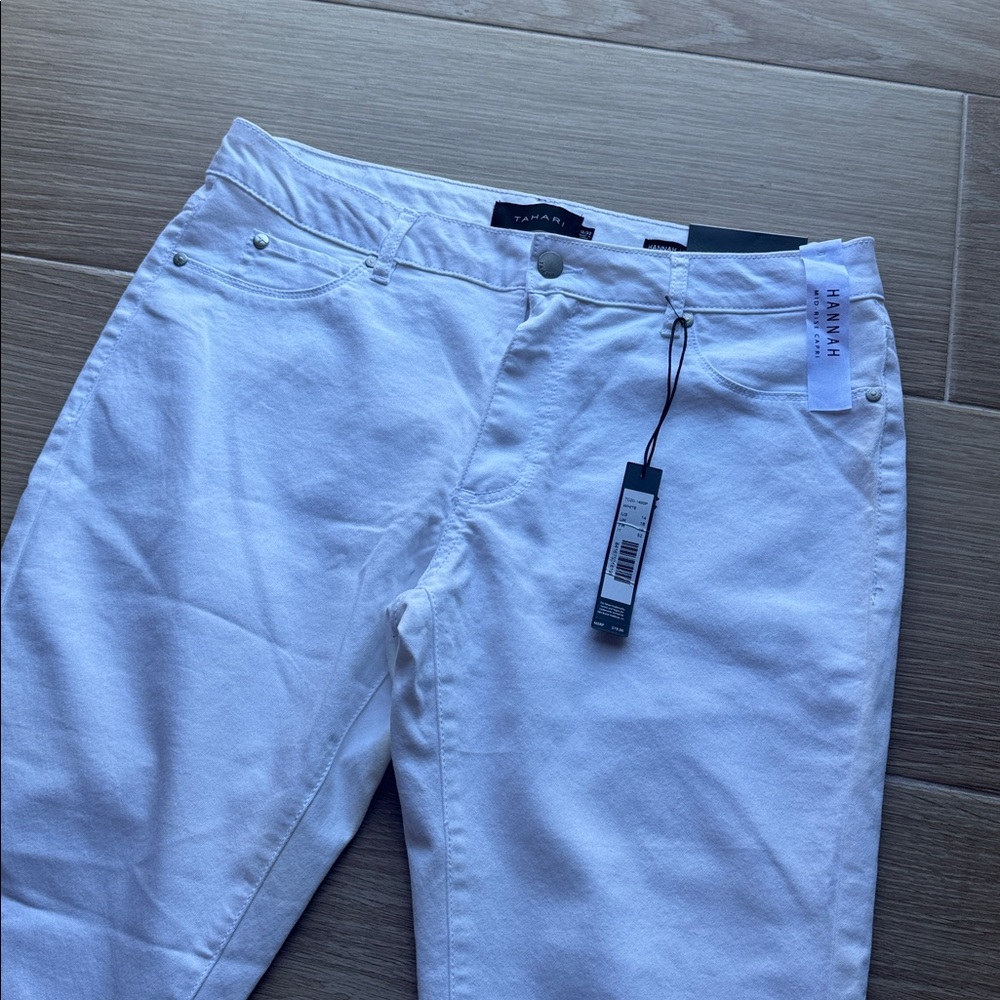 NWT NEW Tahari Hannah Mid-Rise White Capri Pants - Picture 2 of 5
